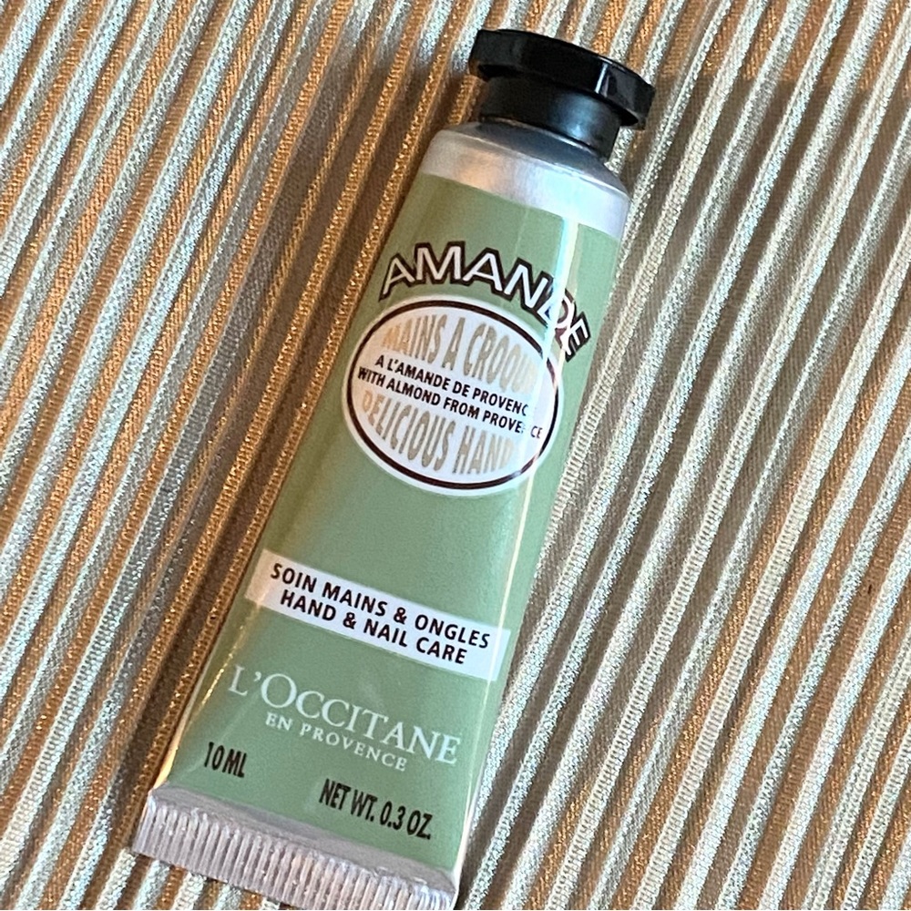 L'OCCITANE AMANDE HAND CREAM 10ml